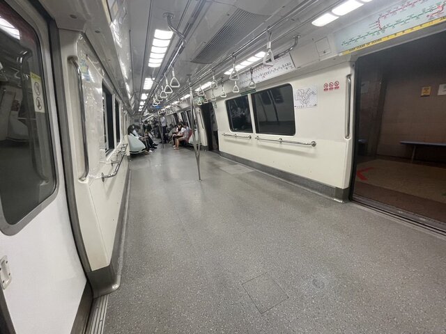 新加坡地鐵車廂照片。圖／台北捷運